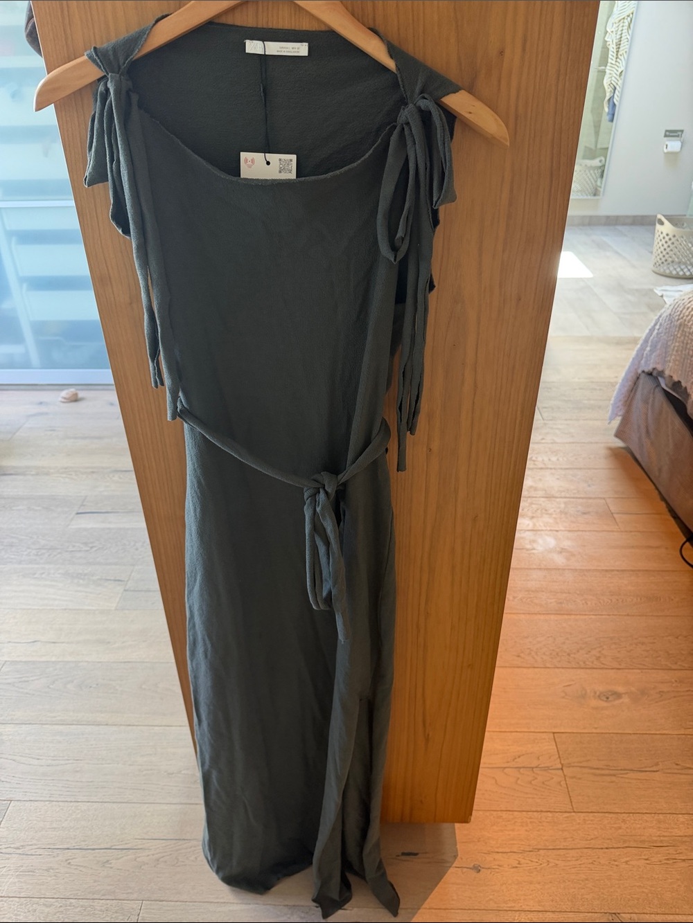 NWT✨Zara Women’s Tie-Shoulder Maxi Dress in Charcoal